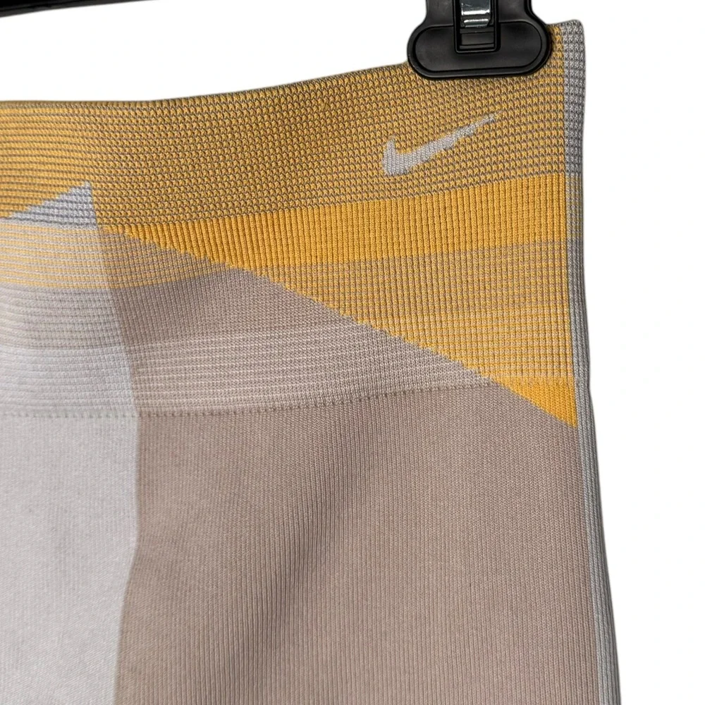Nike Sculpt Lux Leggings Womens M Yellow‎ Geometric Knit Seamless High Rise Yoga